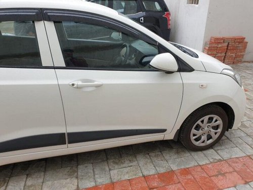 Used Hyundai Grand i10 Magna 2017 MT for sale in Indore 