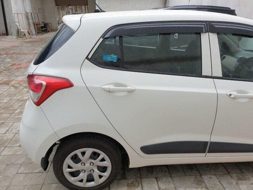 Used Hyundai Grand i10 Magna 2017 MT for sale in Indore 