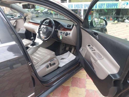 Used Volkswagen Passat 2010 MT for sale in Vadodara 