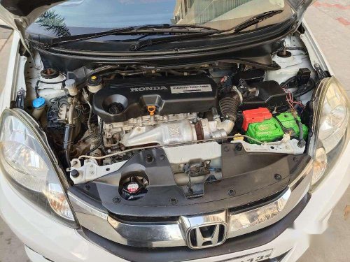 Honda Mobilio V i-DTEC, 2014, Diesel MT for sale in Surat