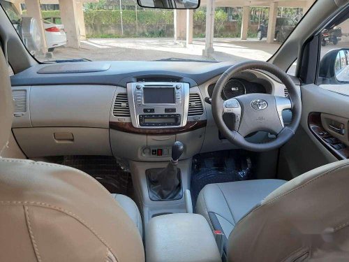 Toyota Innova 2.5 V 7 STR, 2013, Diesel MT for sale in Chandigarh