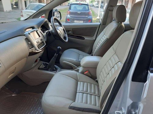 Toyota Innova 2.5 V 7 STR, 2013, Diesel MT for sale in Chandigarh