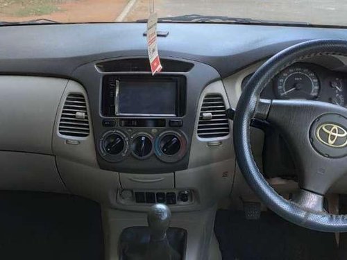 Toyota Innova 2.5 G 8 STR BS-IV, 2011, Diesel MT in Coimbatore