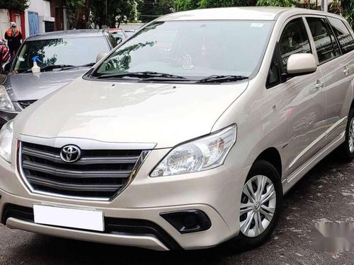 Toyota Innova 2.5 G 8 STR BS-IV, 2014, Diesel MT in Kolkata