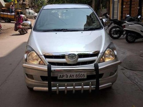 Toyota Innova 2.0 VX 7 STR BS-IV, 2005, Diesel MT in Hyderabad