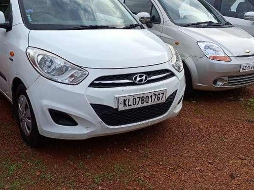 Hyundai i10 Magna 2011 MT for sale in Kochi