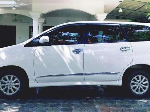 Toyota Innova 2014 MT for sale in Kochi