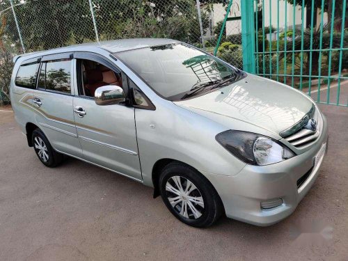 Toyota Innova 2.5 G4 8 STR, 2006, Diesel MT in Hyderabad