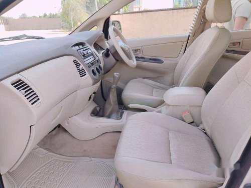 Toyota Innova 2.0 G4, 2007, Diesel MT in Vadodara