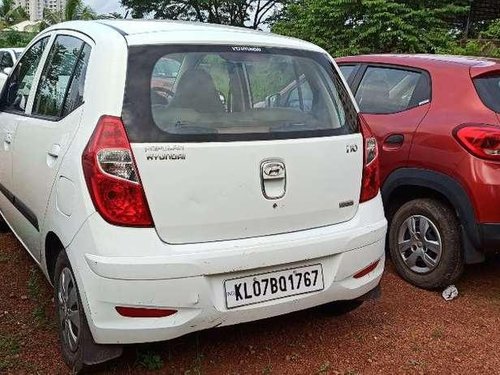 Hyundai i10 Magna 2011 MT for sale in Kochi