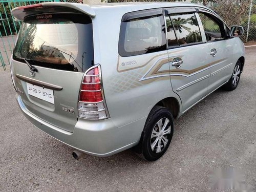 Toyota Innova 2.5 G4 8 STR, 2006, Diesel MT in Hyderabad