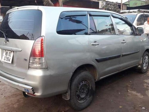 Toyota Innova 2.5 E 7 STR, 2007, Diesel MT in Siliguri