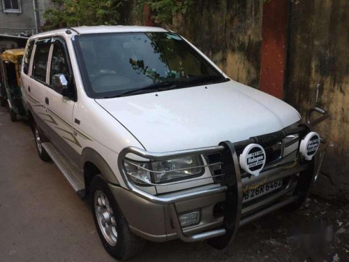 Chevrolet Tavera Neo, 2012, MT in Kolkata 