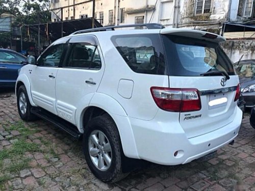 Toyota Fortuner 3.0 Diesel 2010 MT for sale in Kolkata 