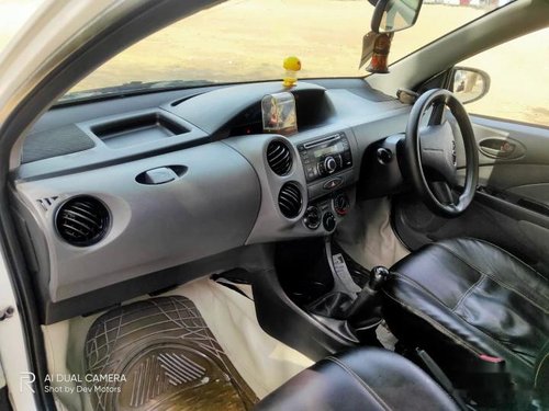 Toyota Etios Liva G 2014 MT for sale in Ahmedabad 