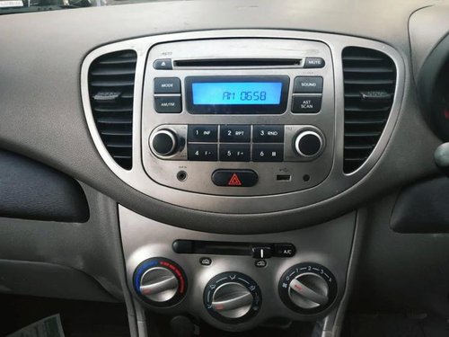 Hyundai i10 Magna 1.1 2013 MT for sale in Ahmedabad 