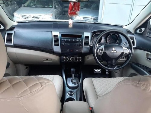 Used Mitsubishi Outlander 2.4 2010 AT for sale in New Delhi