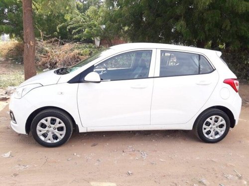 Hyundai Grand i10 2014 MT for sale in Ahmedabad 