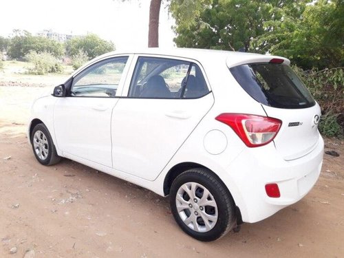 Hyundai Grand i10 2014 MT for sale in Ahmedabad 