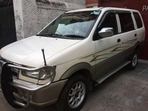 Chevrolet Tavera Neo, 2012, MT in Kolkata 