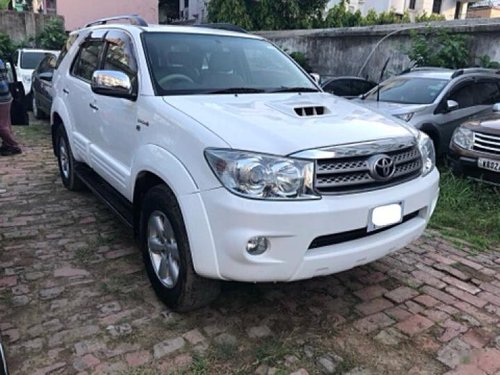 Toyota Fortuner 3.0 Diesel 2010 MT for sale in Kolkata 