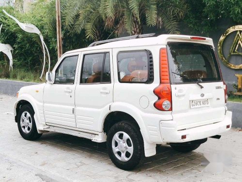 Mahindra Scorpio SLX 2.6 Turbo 7 Str 2007 MT for sale in Vadodara