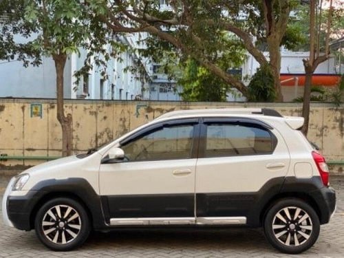 Used Toyota Etios Cross 1.4L VD 2015 MT for sale in Kolkata