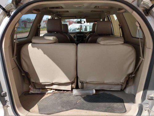 Used Toyota Innova 2.5 E 7 STR, 2007, Diesel MT for sale in Lucknow 