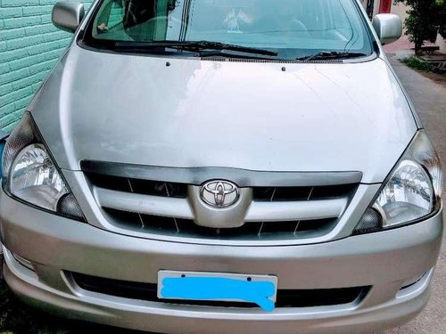 Used Toyota Innova 2.5 E 7 STR, 2007, Diesel MT for sale in Lucknow 