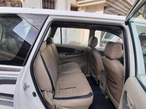 Toyota Innova 2.5 GX BS IV 8 STR, 2014, Diesel MT in Lucknow