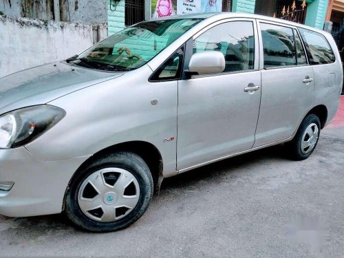 Toyota Innova 2.5 E 7 STR, 2007, Diesel MT in Lucknow