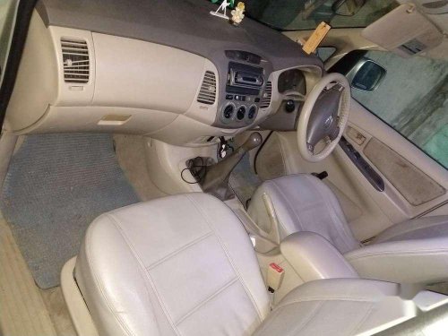 Toyota Innova 2.5 E 7 STR, 2007, Diesel MT in Lucknow