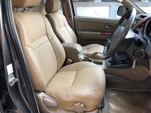 Toyota Fortuner 3.0 Diesel 2011 MT for sale in Ahmedabad