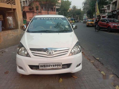 Toyota Innova 2.5 G 7 STR BS-III, 2006, Diesel MT in Kolkata