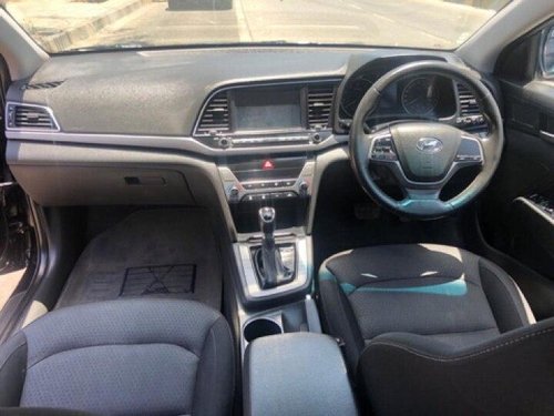 Hyundai Elantra 2017 MT for sale in Mumbai