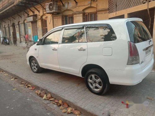 Toyota Innova 2.5 G 7 STR BS-III, 2006, Diesel MT in Kolkata