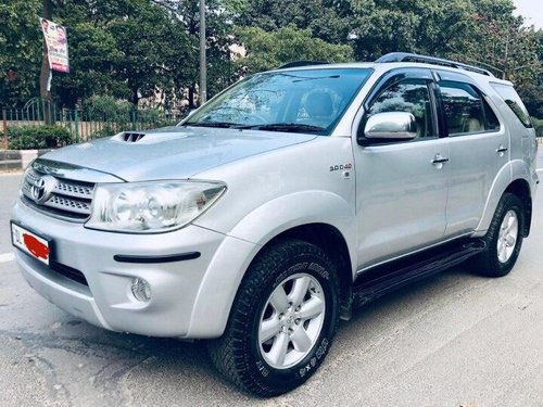 Used 2011 Toyota Fortuner 4x4 MT for sale in New Delhi