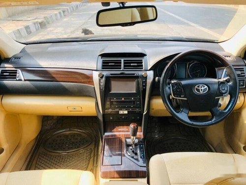 2015 Toyota Camry Hybrid AT for sale in New Delhi