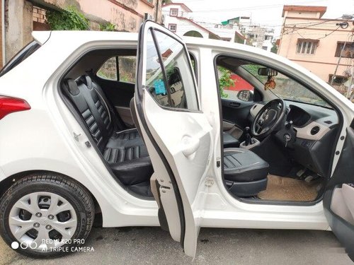 Used Hyundai Grand i10 Magna 2015 MT in Kolkata 