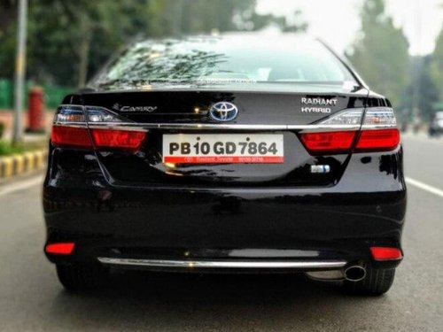 Toyota Camry 2.5 Hybrid 2017 AT in New Delhi