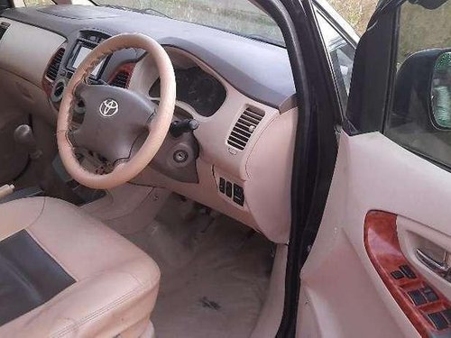 Toyota Innova 2.5 V 8 STR, 2007, MT in Chennai 