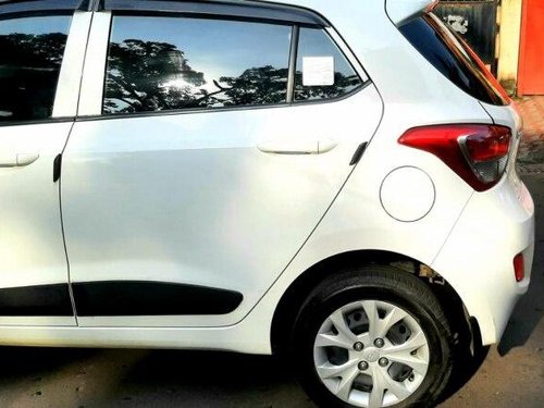 Used Hyundai Grand i10 2017 MT for sale in Kolkata 