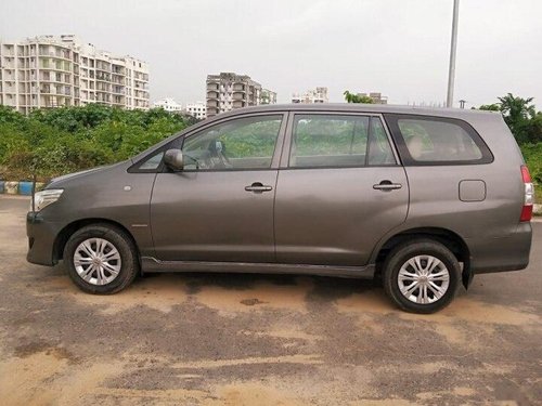 Used Toyota Innova 2012 MT for sale in Kolkata 