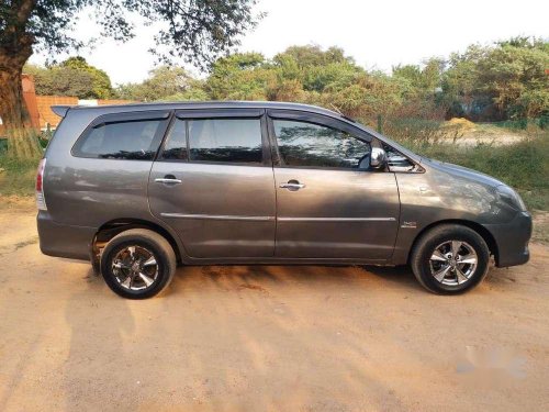 2011 Toyota Innova 2.5 VX 8 STR MT for sale in Hyderabad