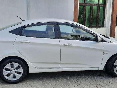 Hyundai Verna Fluidic 1.4 CRDi EX, 2015, Diesel MT in Lucknow