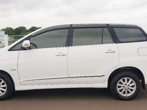 Toyota Innova 2.5 V 8 STR, 2014, Diesel MT in Dhule