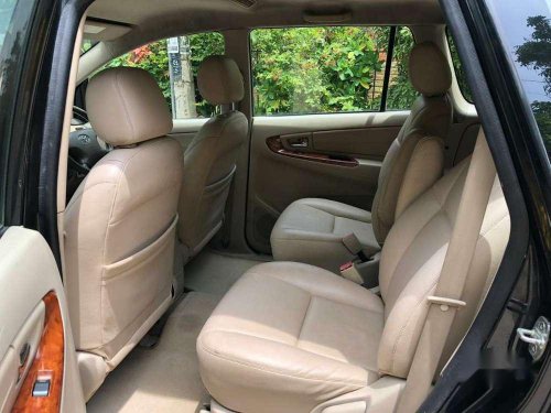 Toyota Innova 2.5 V 7 STR, 2007, Diesel MT in Nagar