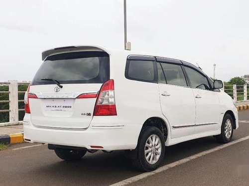 Toyota Innova 2.5 V 8 STR, 2014, Diesel MT in Dhule