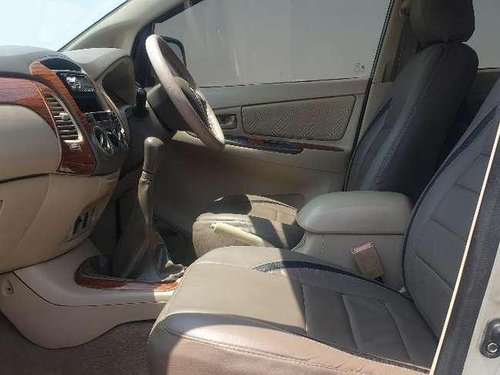 Toyota Innova 2.5 G4 8 STR, 2006, Diesel MT for sale in Dhule