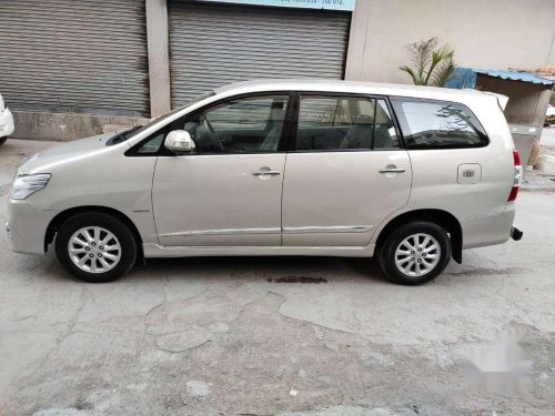 Toyota Innova 2.5 VX 8 STR 2014 MT for sale in Hyderabad